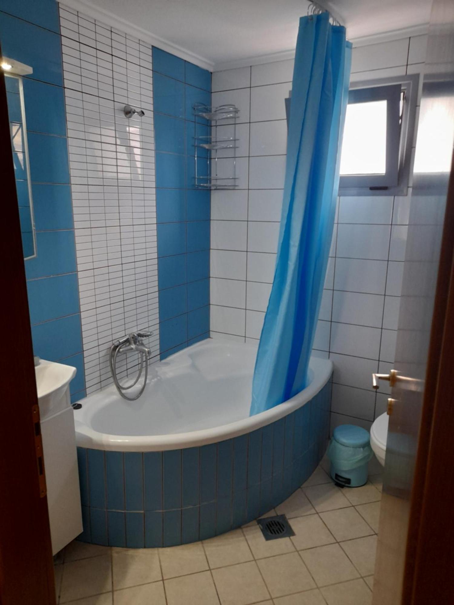 Dominikis Appartment Néa Péramos Kültér fotó