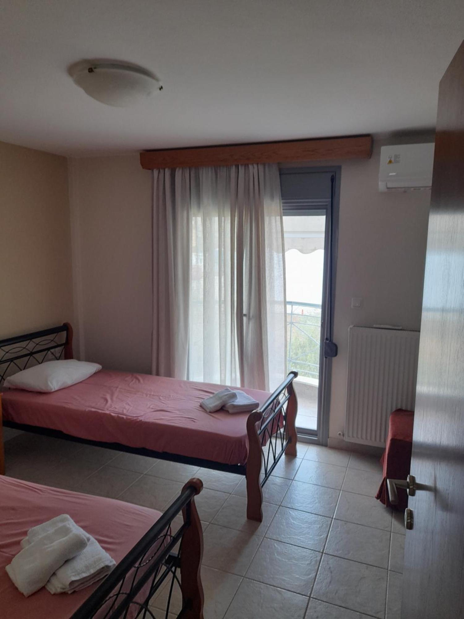 Dominikis Appartment Néa Péramos Kültér fotó