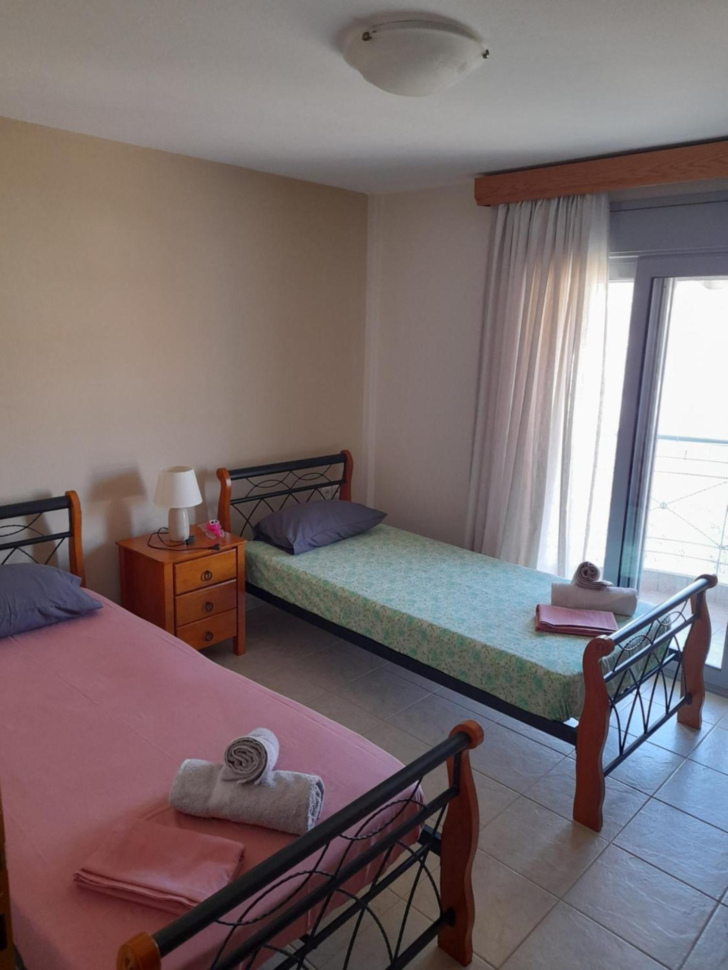 Dominikis Appartment Néa Péramos Kültér fotó